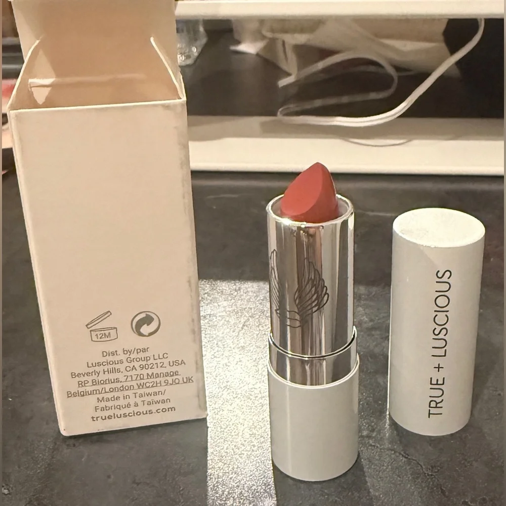 True + Luscious Cream Lipstick